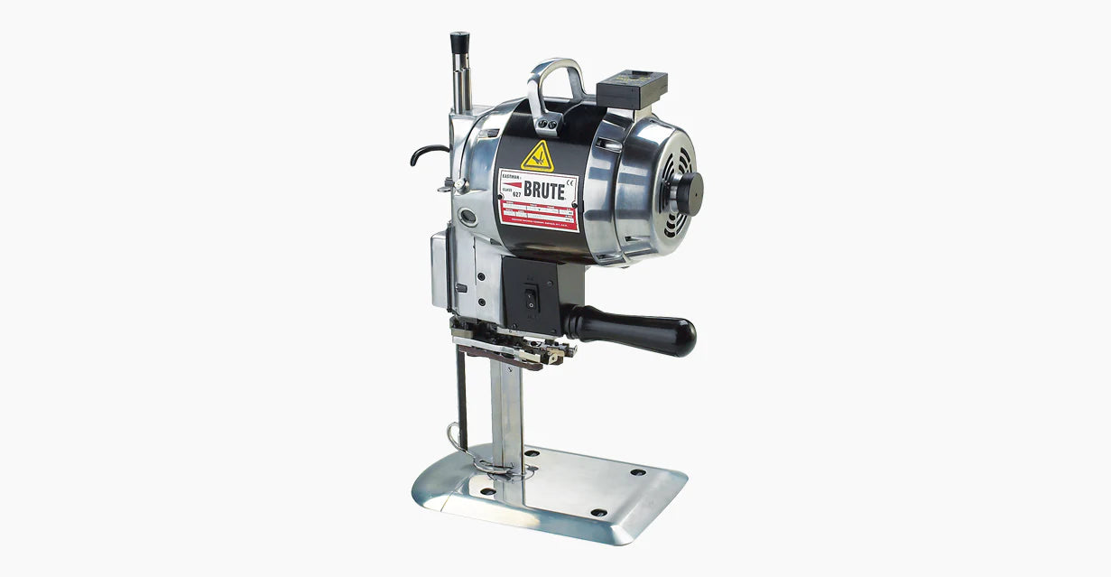 Straight blade cutting machine