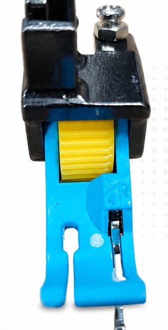 SP-18R Teflon roller presser foot