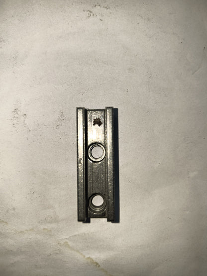 Rail for link stud high speed